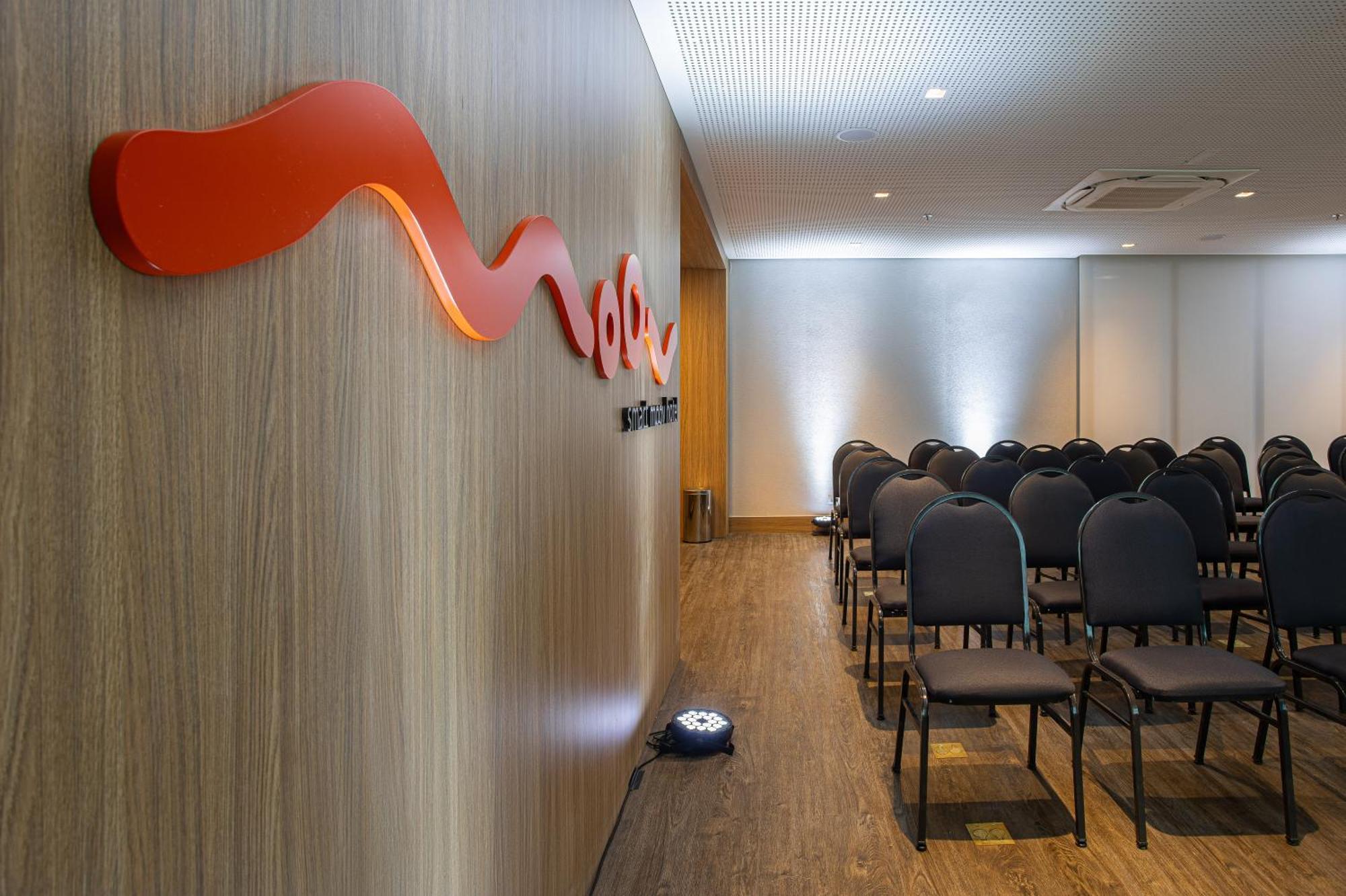Hotel Moov Porto Alegre Exteriör bild